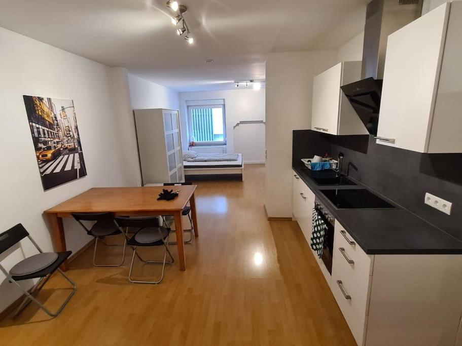 City Central Apartment Kaiserslautern Bagian luar foto